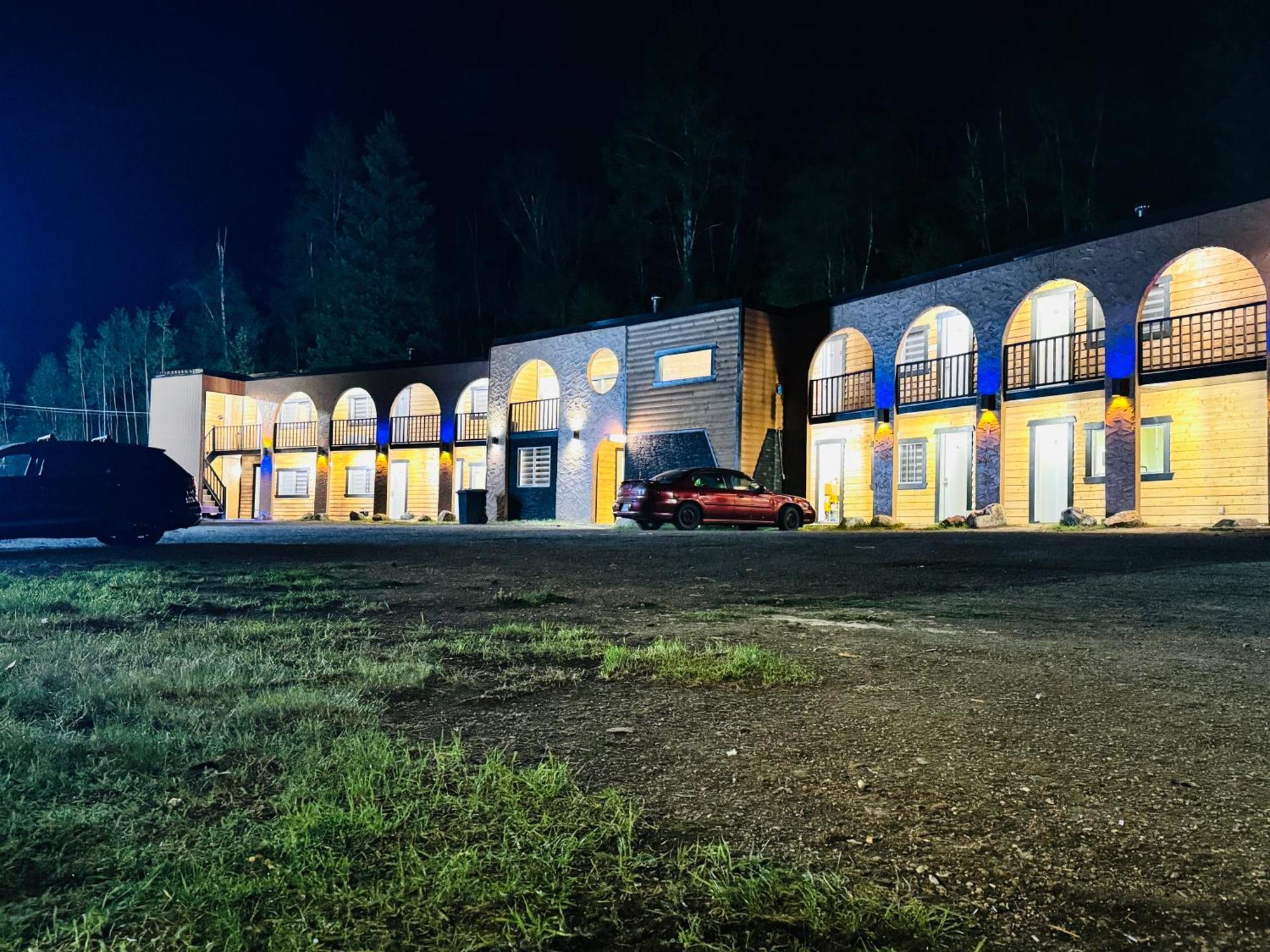 Avola Mountain Lodge מראה חיצוני תמונה