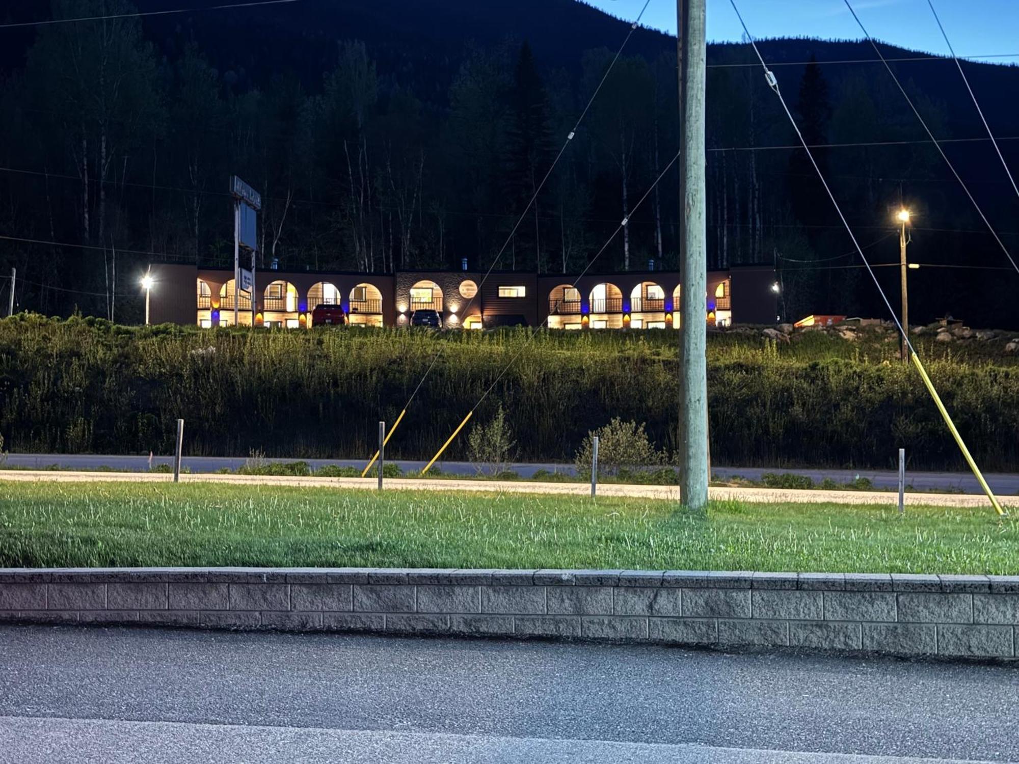 Avola Mountain Lodge מראה חיצוני תמונה